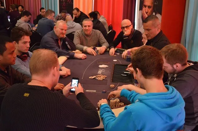 Tafel Johnny-Jan | 2015/01 - Utrecht Poker Series - 700 eu Main Event 
